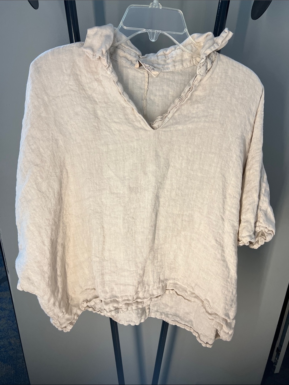 Relaxed Ruffle V-Neck Tunic Top - Cream